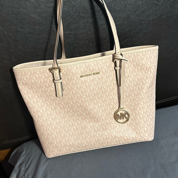 Michael Kors Purse - Picture 1 of 2